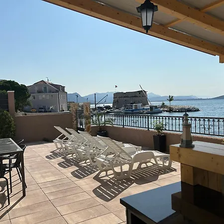 公寓 Private Corner Trogir Split *