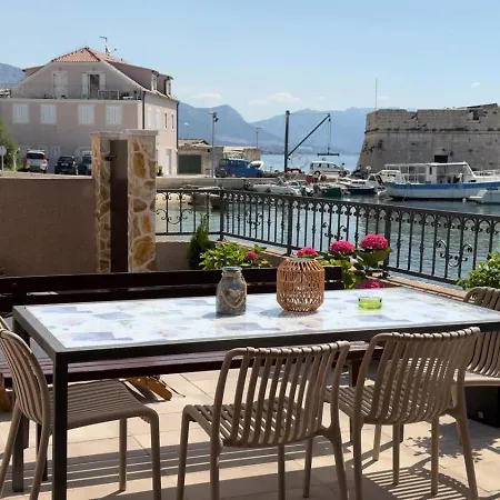 Appartamento Private Corner Trogir Split *